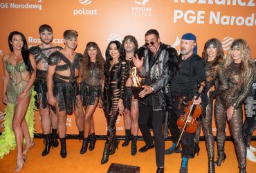 MAGIA I MUZYKA POŁĄCZYŁY SIŁY – JUSTYNA STECZKOWSKA LEWITUJĄCA NA PGE NARODOWYM DZIĘKI MARCINOWI MUSZYŃSKIEMU