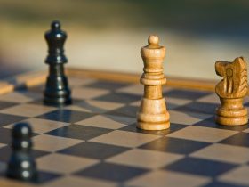 Szachy-przezywaja-drugie-zycie.-Dzis-to-nie-tylko-gra-ale-trening-myslenia-koncentracji-i-coraz-ciekawszy-rynek-1.jpg