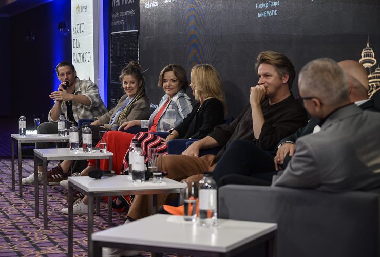 sztuka-niesie-pomoc-artysci-dla-mlodego-pokolenia-na-jubileuszowej-konferencji-wallstreet-30-w-karpaczu