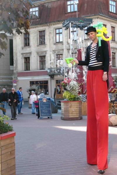 nie-chodz-po-wakacjach-na-finansowych-szczudlach-jak-utrzymac-rownowage-miedzy-marzeniami-a-wydatkami