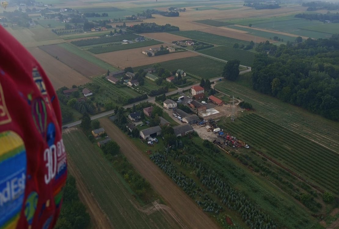 podniebne-widowisko-nad-naleczowem-najlepsi-piloci-zmierzyli-sie-o-mistrzowskie-tytuly