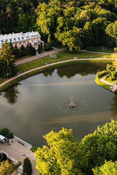 Odpoczynek bez wyjazdu za granicę - dlaczego polskie uzdrowiska wracają do łask?
